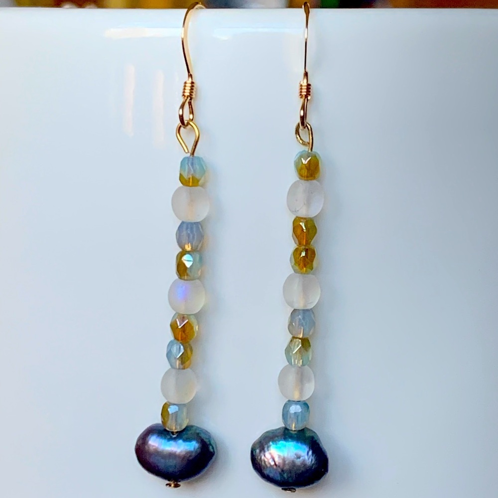 14k gold fresh water pearl earrings